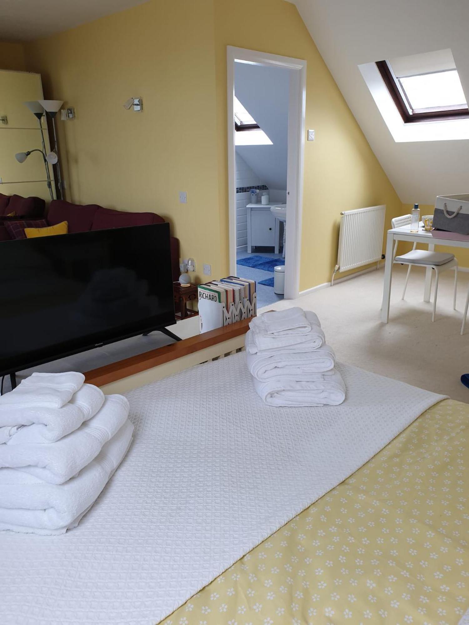 The Old Cornstore A Beautiful Suite Overlooking The Sea Drummore 外观 照片