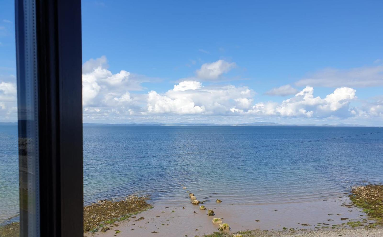 The Old Cornstore A Beautiful Suite Overlooking The Sea Drummore 外观 照片