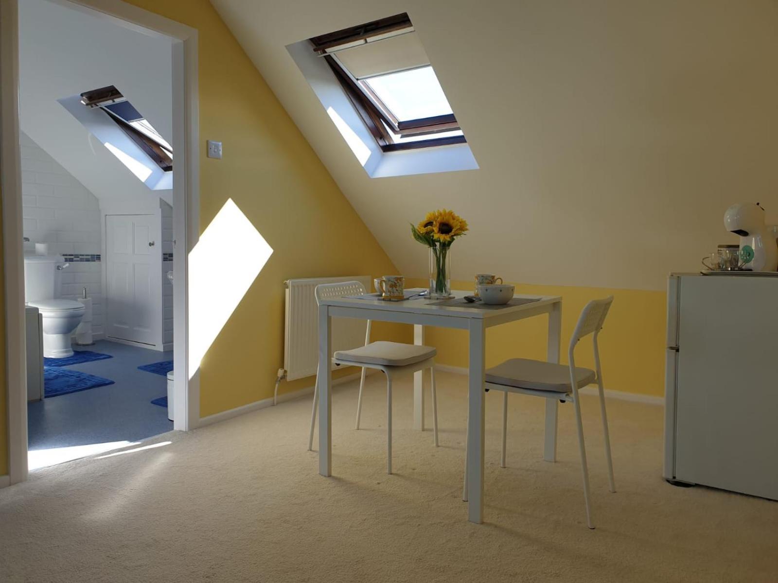 The Old Cornstore A Beautiful Suite Overlooking The Sea Drummore 外观 照片