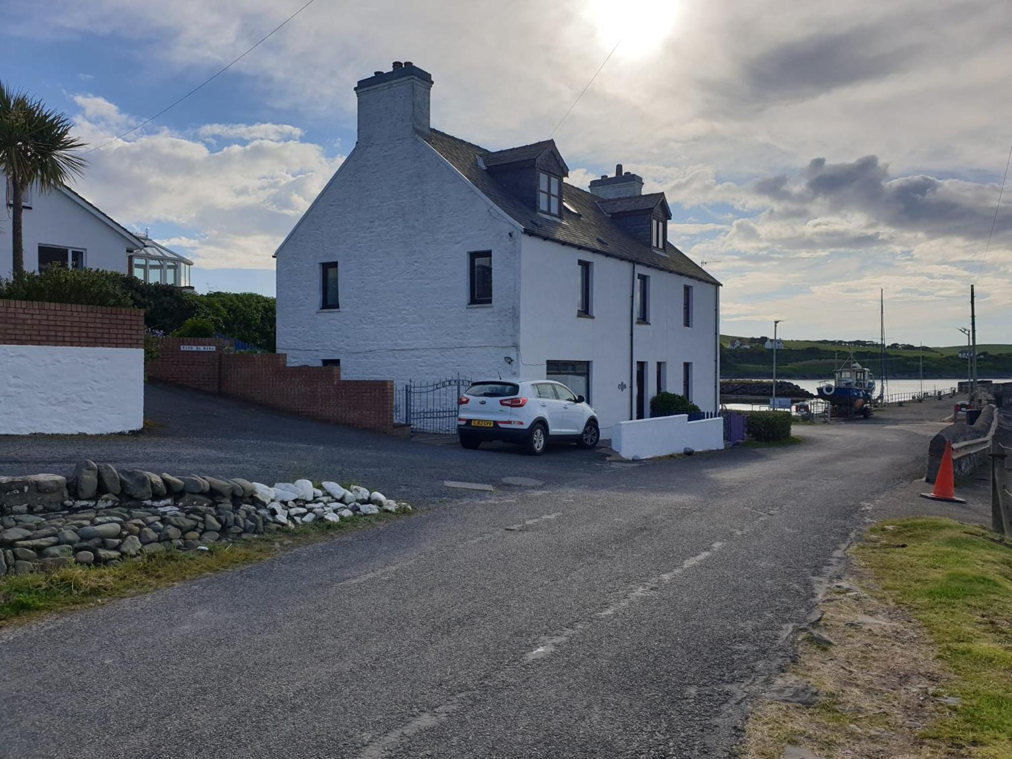 The Old Cornstore A Beautiful Suite Overlooking The Sea Drummore 外观 照片