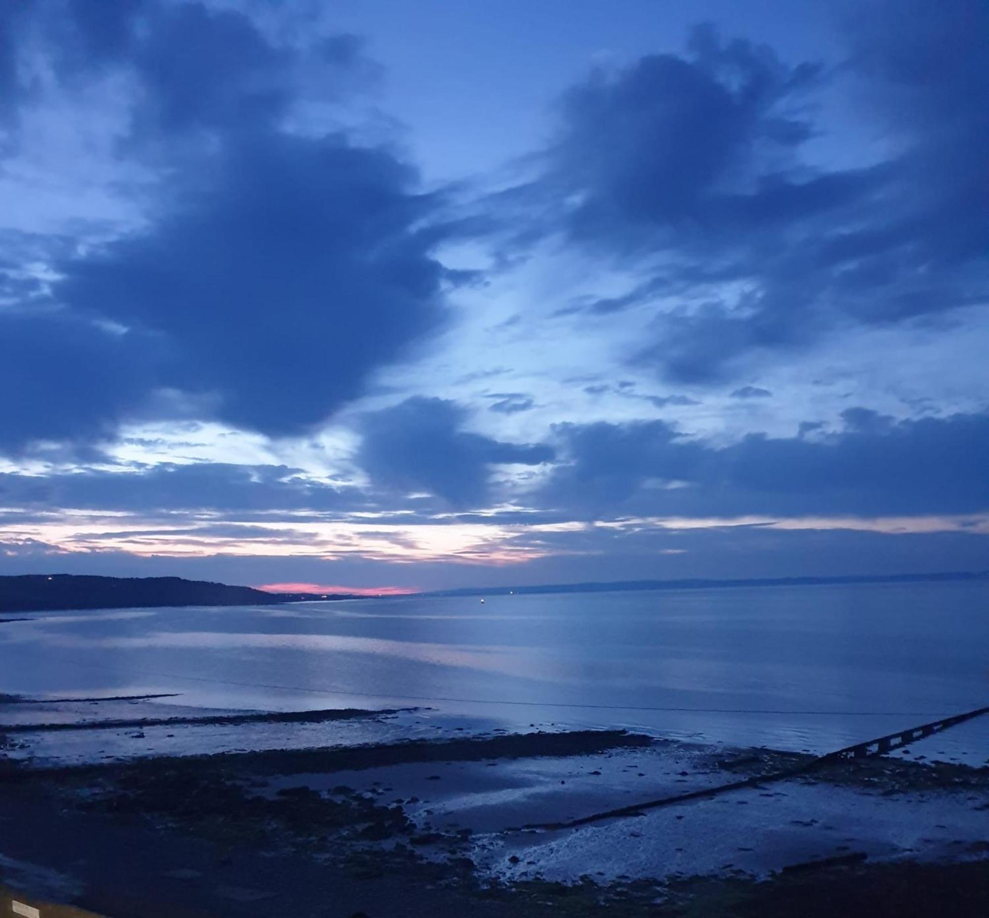 The Old Cornstore A Beautiful Suite Overlooking The Sea Drummore 外观 照片