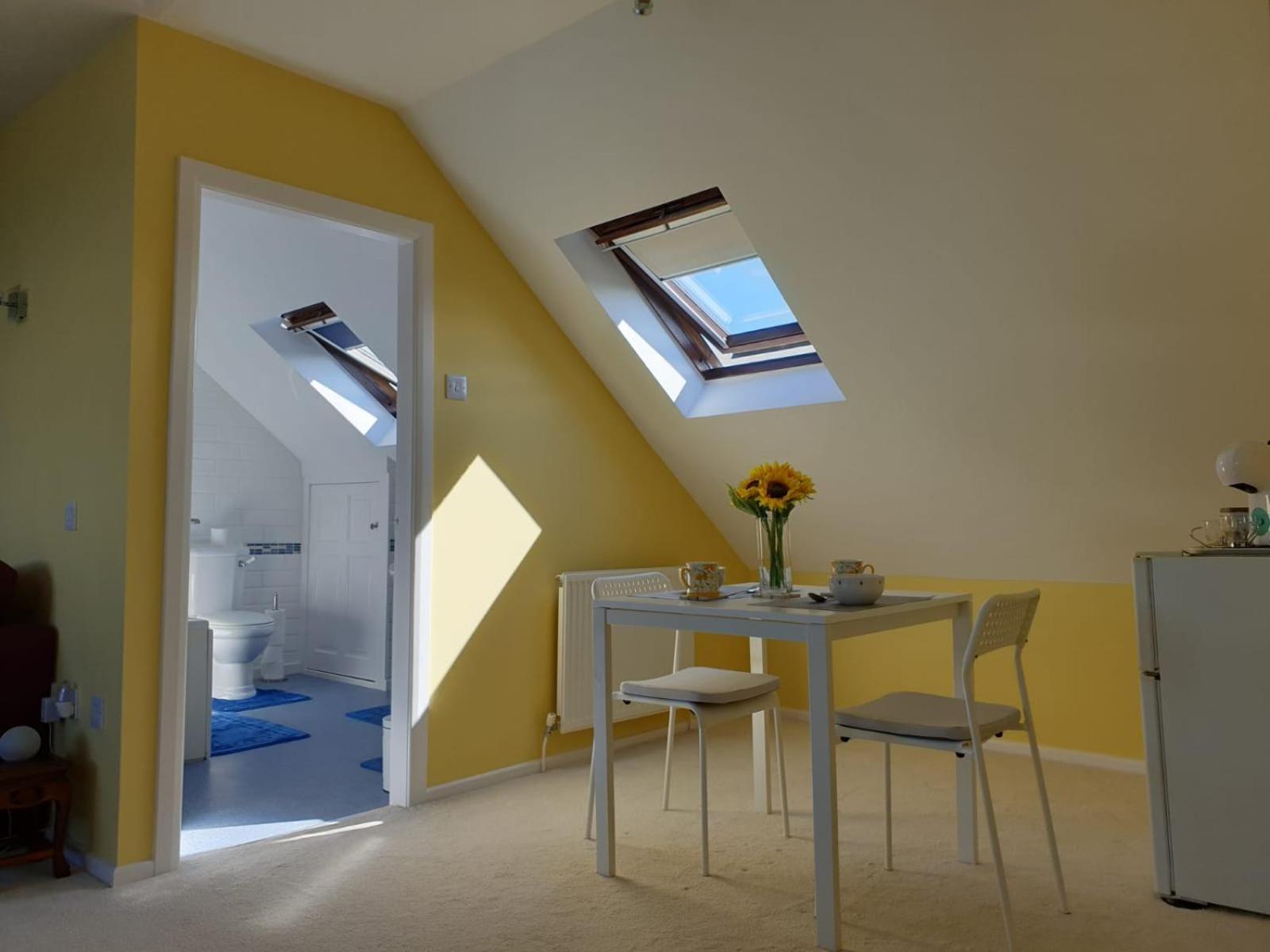 The Old Cornstore A Beautiful Suite Overlooking The Sea Drummore 外观 照片