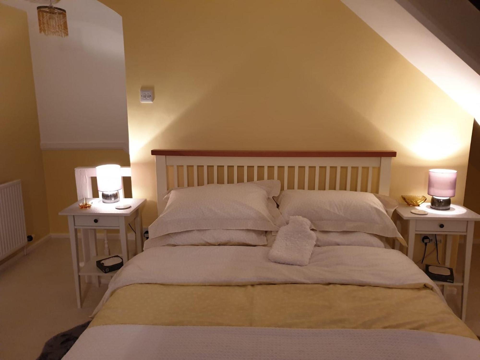 The Old Cornstore A Beautiful Suite Overlooking The Sea Drummore 外观 照片