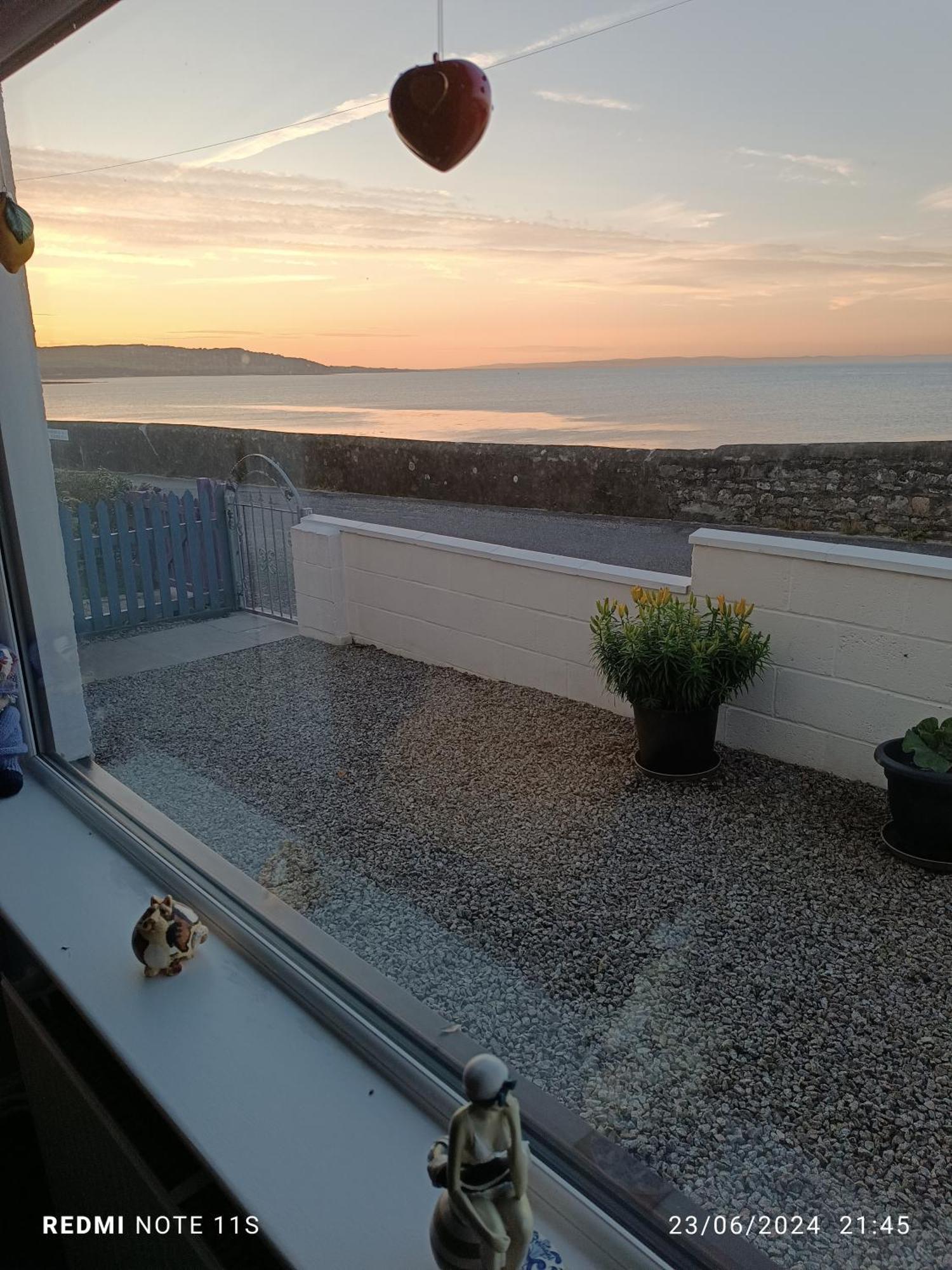 The Old Cornstore A Beautiful Suite Overlooking The Sea Drummore 外观 照片